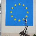 Бэнкси изобразил флаг Евросоюза без одной звезды